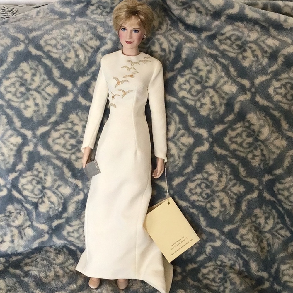 Diana Queen of Fashion Franklin Mint Porcelain collectible doll.